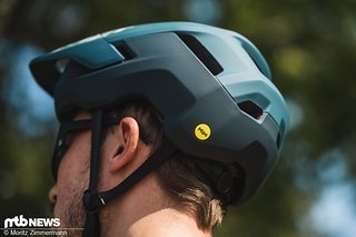 Der Helm setzt auf das MIPS-Schutzsystem. Der Helm setzt auf das MIPS-Schutzsystem.