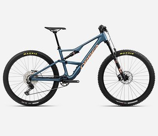 Das Orbea Occam SL H30 bietet für 2.799 € ein starkes Gesamtpaket mit Parts von Marzocchi, Fox und Shimano.