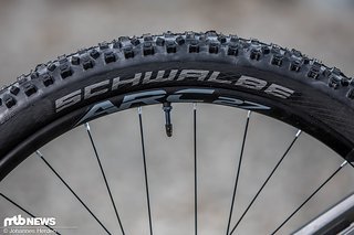 Die Laufräder mit Race Face ARC 27 Felgen hinterlassen im Test einen ordentlichen Eindruck Die Laufräder mit Race Face ARC 27 Felgen hinterlassen im Test einen ordentlichen Eindruck