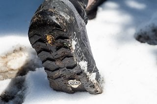 Die Profilsohle soll für guten Grip – auch auf Schnee und Matsch – sorgen.