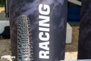 Der überarbeitete Schwalbe Racing Ralph wird 57,90 € kosten und in 29 x 2,25" ca. 625 Gramm wiegen. Der überarbeitete Schwalbe Racing Ralph wird 57,90 € kosten und in 29 x 2,25" ca. 625 Gramm wiegen.