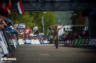 Mathias Flückiger jubelt über seinen zweiten Sieg im Elite World Cup.