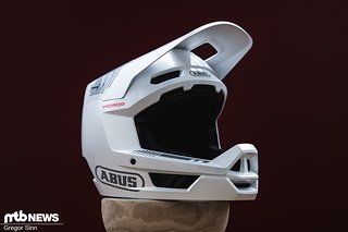 Der Abus HiDrop ist ein Fullface-Helm für Downhill-Fahrer und kostet relativ günstige 199,95 €.