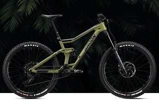 Mit dem Radon Jab 9.0 gibts Trailaction mit Carbonrahmen. Zurzeit sogar mit 1.000 € Rabatt für 2.499 € (UVP).