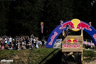 Im Ziel sollte die Uhr bei 2:44.707 stehenbleiben