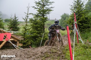 Tracey Hannah kommt ins Rutschen