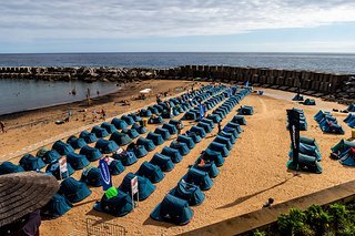 Das Camp ist für die letzte Nacht im Zelt an den Strand von Calheta gezogen.