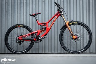 Bisher war das neue Santa Cruz V10 den World Cup-Profis des Syndicates vorbehalten. Nun kommt das DH-Bike in den Handel.