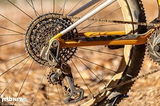 Die SRAM AXS Transmission sorgt für Gangwechsel. Die SRAM AXS Transmission sorgt für Gangwechsel.