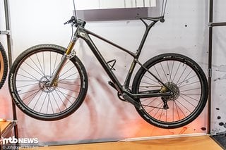 Klar, dass auch eins der leichtesten Bikes der Messe nicht in der Aufzählung fehlen darf