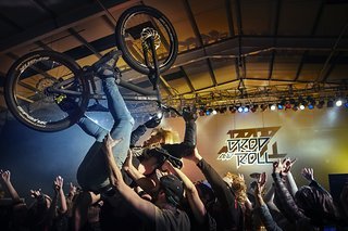 Fans waren natürlich auch vor Ort.