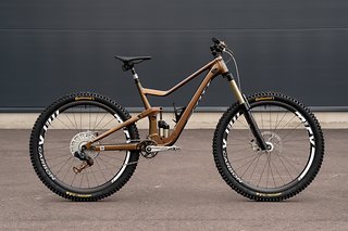 Das neue Dangerholm Scott Ransom Golden Night kommt in einer auffälligen Lackierung