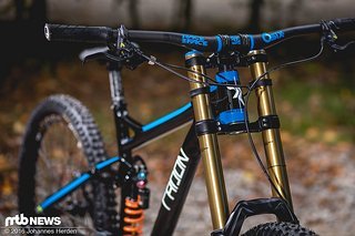 Das Radon Swoop 200 DH-Bike gibt es ab 2499 € zu kaufen - in unserem Test konnte es mit fairem Preis-Leistungs-Verhältnis überzeugen. Der dritte Rang in der Kategorie Preis-Leistung geht an Radon!