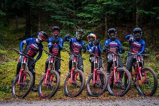 Beim Commençal/Vallnord-Team ändert sich lediglich etwas an den Sponsoren Beim Commençal/Vallnord-Team ändert sich lediglich etwas an den Sponsoren