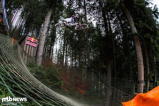 Auch ohne Motor lässt sich das in den Dimensionen beeindruckende Red Bull-Gap dank Hangabtriebskraft bewältigen.