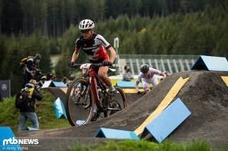 Loana Lecomte hat das erste Rennen in Nove Mesto für sich entschieden Loana Lecomte hat das erste Rennen in Nove Mesto für sich entschieden