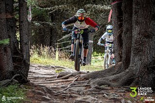 Auch im Schöneben-Trail ging es durch die bekannten Wurzelpassagen