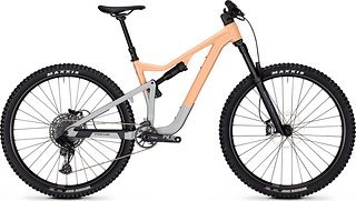 Für 2.999 € bietet das Focus einen guten Rahmen und eine sehr solide Ausstattung samt RockShox-Federelementen und Magura-Bremsen.