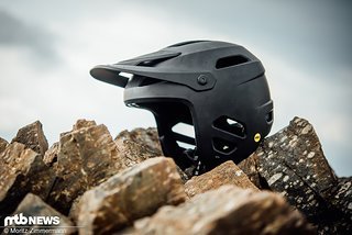Mit dem Giro Tyrant MIPS bieten die Amerikaner einen spannenden Helm an, der über interessante Sicherheitsfeatures verfügt und den Geschmack einiger Mountainbiker treffen dürfte Mit dem Giro Tyrant MIPS bieten die Amerikaner einen spannenden Helm an, der über interessante Sicherheitsfeatures verfügt und den Geschmack einiger Mountainbiker treffen dürfte