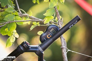Mit 2.080 g liegt die Manitou Mezzer Pro etwas oberhalb der aktuellen Lyrik Ultimate und der Fox 36. Mit 2.080 g liegt die Manitou Mezzer Pro etwas oberhalb der aktuellen Lyrik Ultimate und der Fox 36.