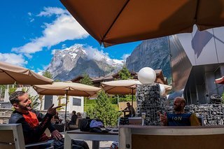 Wir besprechen gemeinsam mit unserem Guide François den Schlachtplan. Wir besprechen gemeinsam mit unserem Guide François den Schlachtplan.