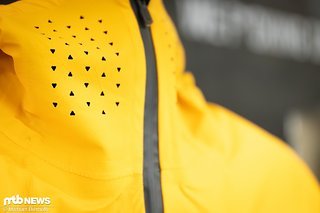 Versiegelte Reißverschlüsse sind selbstverständlich bei solch einer hochwertigen Jacke.
