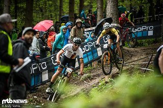 Unser XC-Redakteur Tobi Sindlinger (Nr. 157) im Downhill