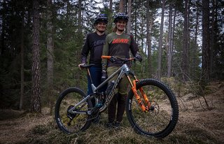 Ready to shred – Die Gehrig-Twins mit ihrem Enduro-Race-Boliden!