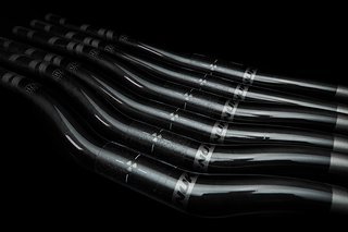 Die neuen Nukeproof Horizon Carbon-Lenker kommen mit einem außergewöhnlichen Offset-Profil und verfügen über eine lebenslange Garantie
