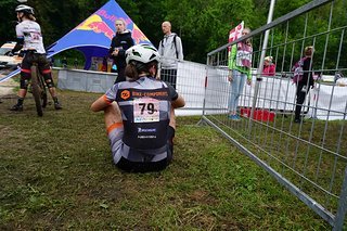 Im Ziel angekommen konnte mich vor Erschöpfung nichts mehr auf dem Rad halten
