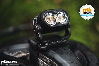 Wir haben kürzlich mehrere Helmlampen gegeneinander getestet. Dabei hat sich das Modell von Lupine als Liebling der Redaktion erwiesen