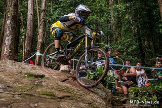 Gee Atherton gewann das Finale vor Josh Bryceland und Neko Mullaly Gee Atherton gewann das Finale vor Josh Bryceland und Neko Mullaly