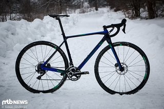 Das Merida Mission CX 7000 ist ein absolut wettkampffähiges Cyclocross-Bike mit vielen interessanten Zusatzfeatures