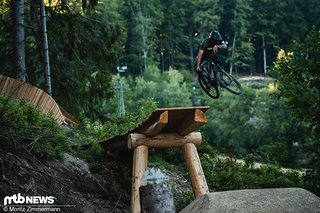 Zum krönenden Abschluss geht's über die Wing und einen Hipjump Richtung Talstation.