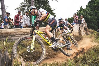 Forster klebt förmlich am Hinterrad von Schurter Forster klebt förmlich am Hinterrad von Schurter