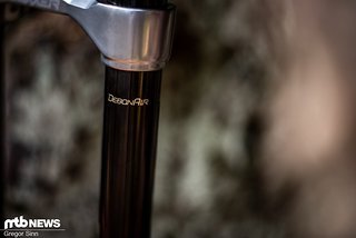 Die DebonAir-Luftfeder setzt auf eine stark vergrößerte Negativ-Kammer