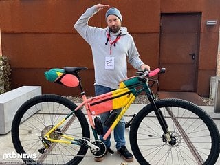 Dennis hatte sämtliche Bikes höchstpersönlich in der Hand