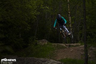 Das Actofive bietet gut Endprogression, mit dem Fox DHX hatten wir auch auf der schnellen Downhill-Strecke in Bischofsmais keine Probleme Das Actofive bietet gut Endprogression, mit dem Fox DHX hatten wir auch auf der schnellen Downhill-Strecke in Bischofsmais keine Probleme
