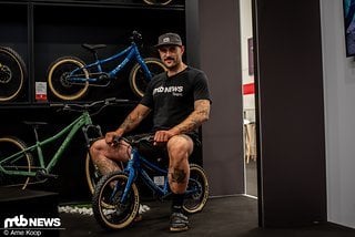 Mitch ist aus den Supurb Bikes mittlerweile herausgewachsen.