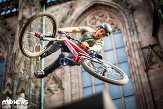 Voller Einsatz von Carson Storch beim 360 Tailwhip
