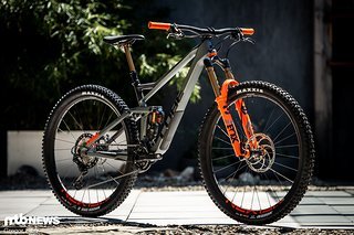 Insgesamt sind vier Modelle von 2.999 € bis 6.499 € erhältlich. Insgesamt sind vier Modelle von 2.999 € bis 6.499 € erhältlich.