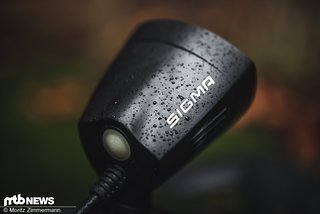 Der Lampenkopf der Sigma fällt ausgesprochen robust aus und das merkt man auch auf dem Trail Der Lampenkopf der Sigma fällt ausgesprochen robust aus und das merkt man auch auf dem Trail