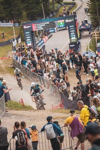 Der Schweizer Nils Aebersold wurde vor zwei Jahren Dritter bei der Junioren-WM im XC in Val di Sole und ist seit seiner Jugend auf Trek unterwegs. Er hat alle Stufen der hauseigenen Talentunterstützung durchlaufen. Der Schweizer Nils Aebersold wurde vor zwei Jahren Dritter bei der Junioren-WM im XC in Val di Sole und ist seit seiner Jugend auf Trek unterwegs. Er hat alle Stufen der hauseigenen Talentunterstützung durchlaufen.