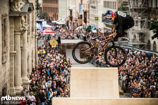 Emil Johansson startete mit einem 360 Tailwhip in den Tech District