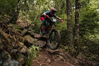 Juan Vintimilla greift erneut an, nachdem er letztes Jahr im September das Rennen nicht beenden konnte. Momentan ist er auf Platz 2 in der Gruppe Men30.