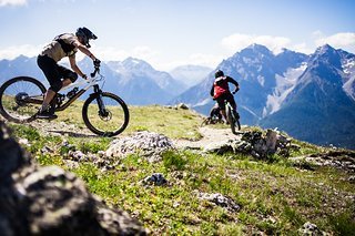Die erste Stage an Tag 2 ist der Flowtrail. Wunderhübsch zu fahren, aber schwierig zu racen. Die erste Stage an Tag 2 ist der Flowtrail. Wunderhübsch zu fahren, aber schwierig zu racen.