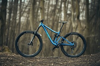 Das Last Glen MX kommt mit einem 29"-Vorderrad und einem 27,5"-Hinterrad. Dadurch soll das neue Trailbike das Beste der beiden Laufradgrößen vereinen