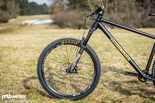 Das aggressive Trail-Hardtail CrossWorx-Cycles Zero One kostet 2.399 € Das aggressive Trail-Hardtail CrossWorx-Cycles Zero One kostet 2.399 €