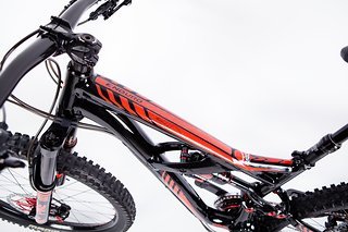 100% Custom: Beim Rahmendesign habe ich mich ausgetobt, um alles so zu gestalten wie ich es mir vorgestellt habe 100% Custom: Beim Rahmendesign habe ich mich ausgetobt, um alles so zu gestalten wie ich es mir vorgestellt habe
