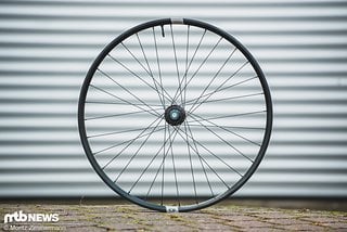 Die Crankbrothers Synthesis Alloy E-Laufräder richten sich an Enduro-Biker und sind in den Laufradgrößen 27,5" und 29" erhältlich